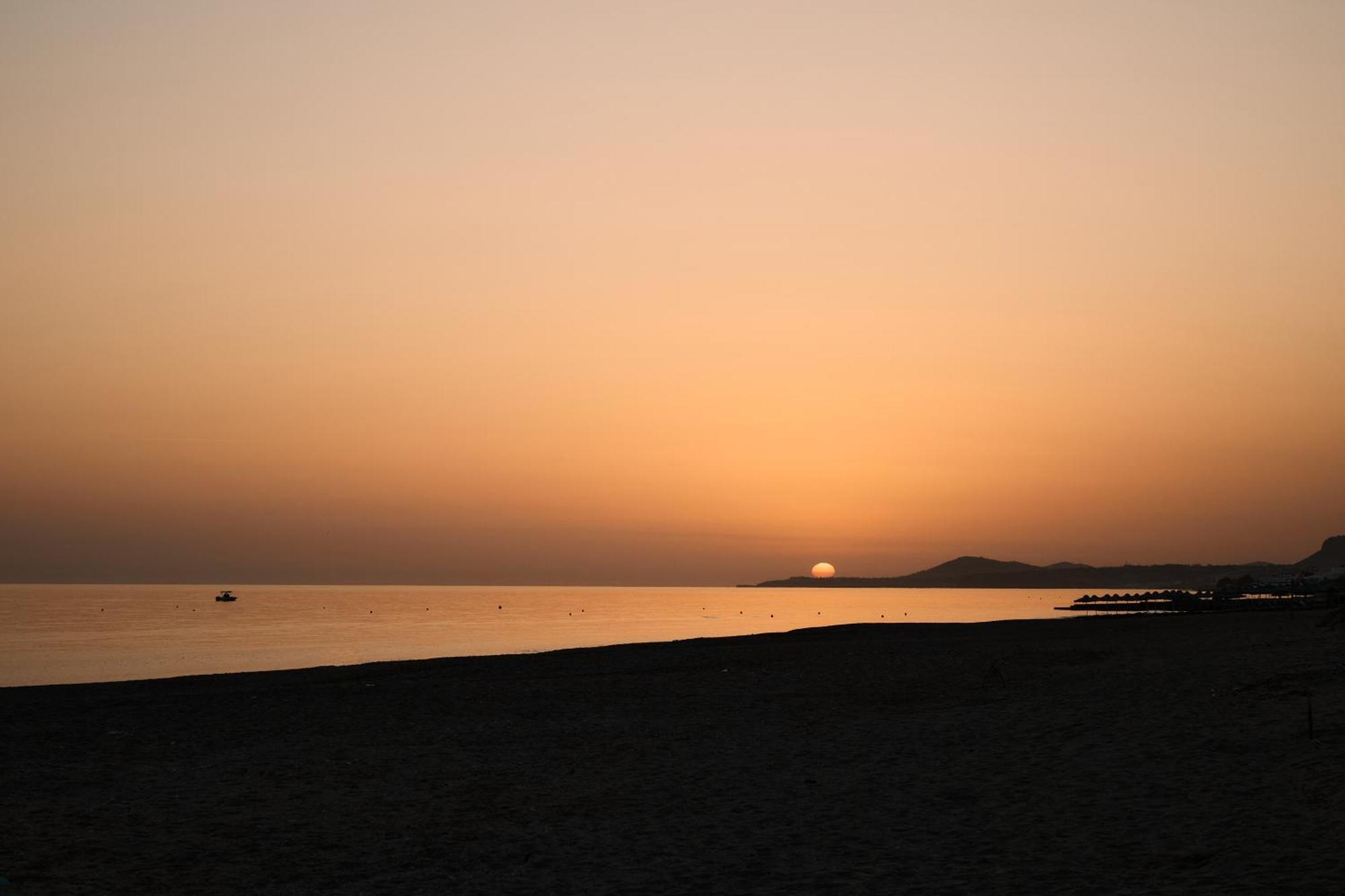 Uzenie All Suites Boutique Resort (Adults Only) Adelianos Kampos Dış mekan fotoğraf