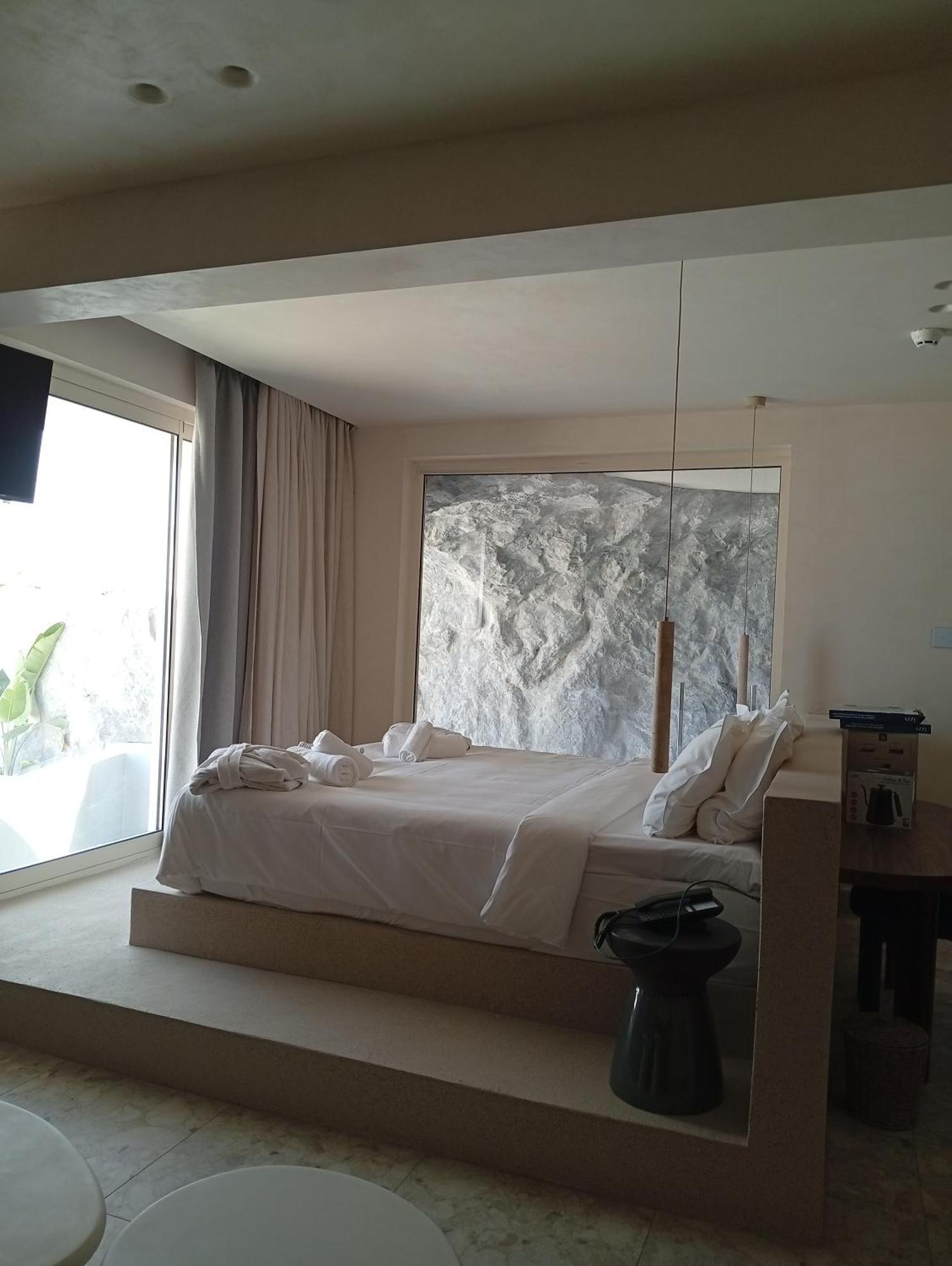 Uzenie All Suites Boutique Resort (Adults Only) Adelianos Kampos Dış mekan fotoğraf