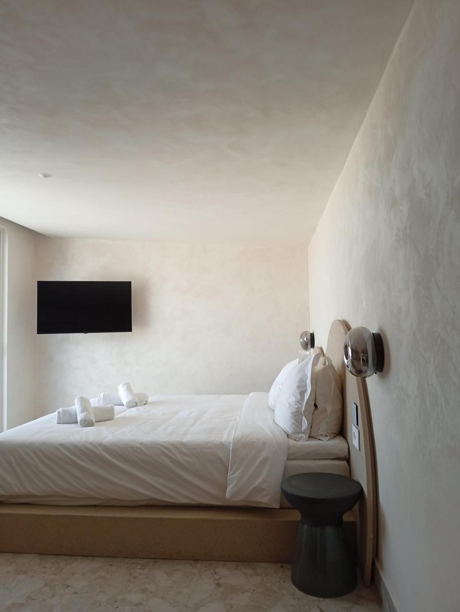 Uzenie All Suites Boutique Resort (Adults Only) Adelianos Kampos Dış mekan fotoğraf