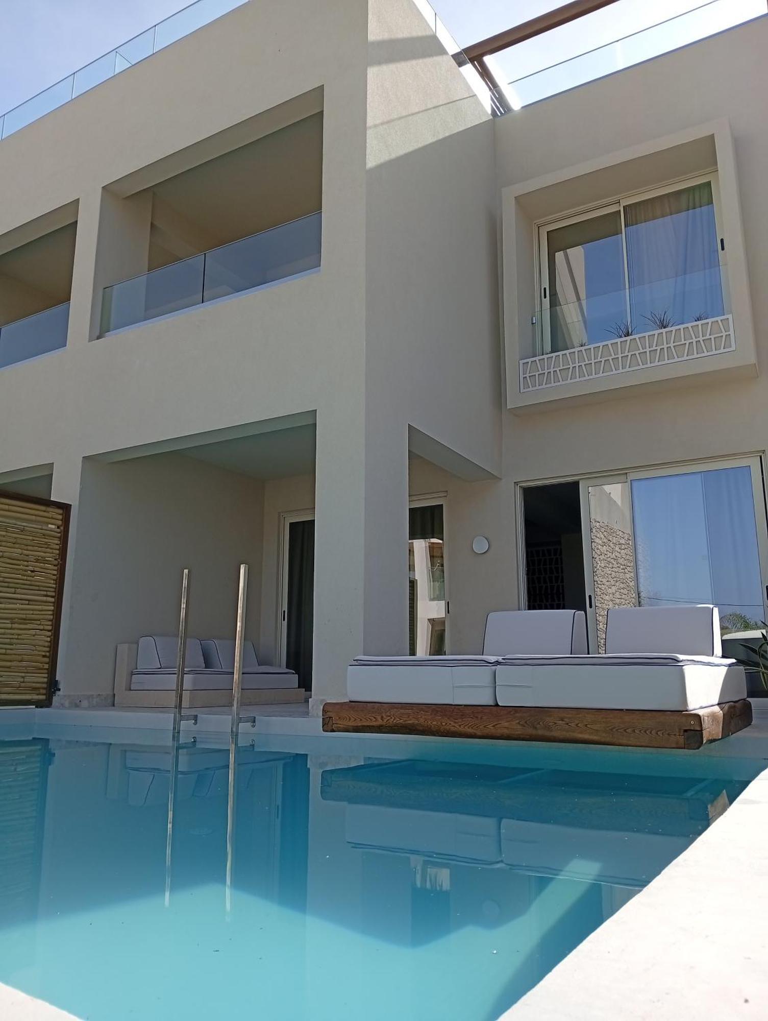 Uzenie All Suites Boutique Resort (Adults Only) Adelianos Kampos Dış mekan fotoğraf