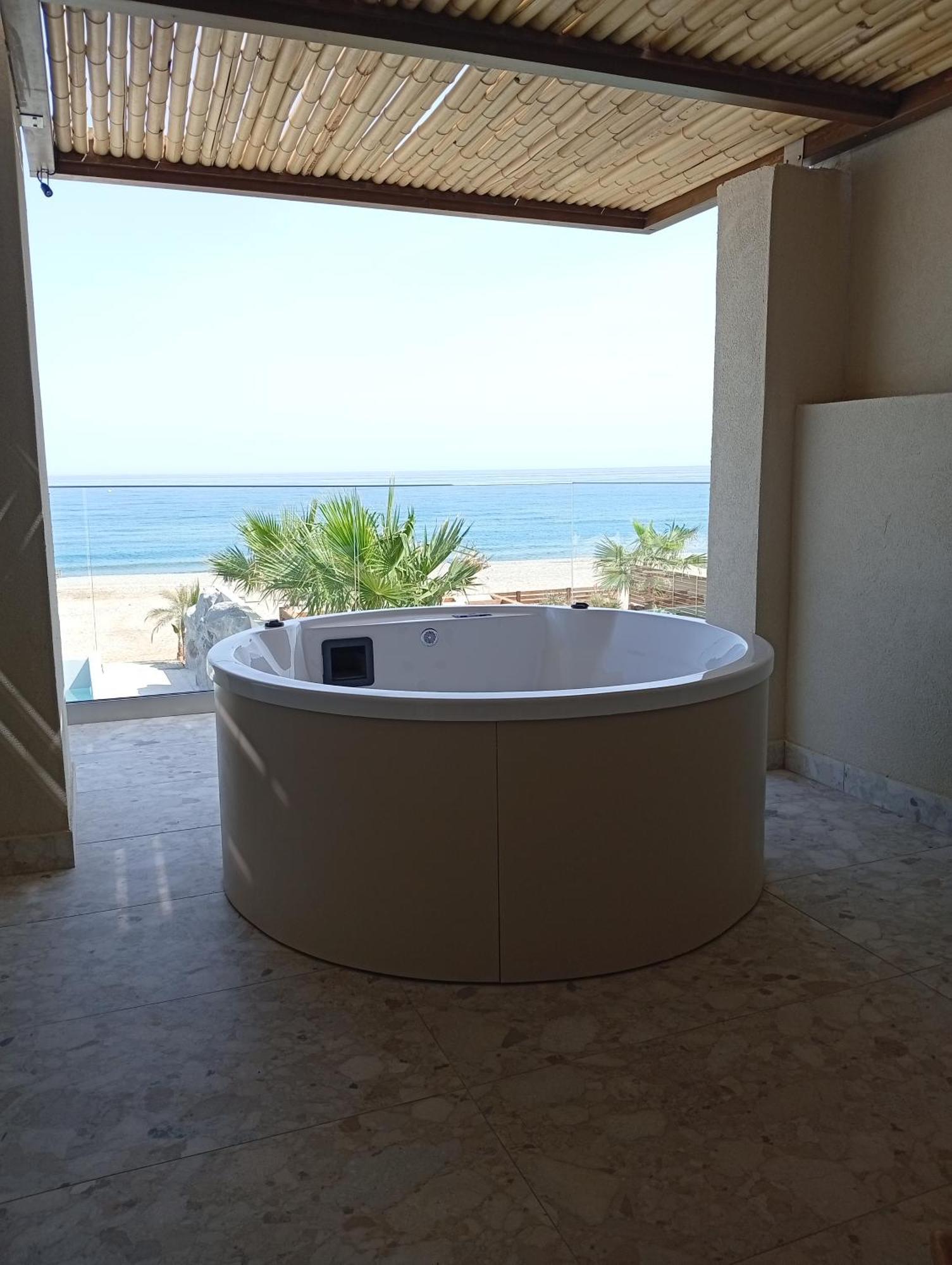Uzenie All Suites Boutique Resort (Adults Only) Adelianos Kampos Dış mekan fotoğraf